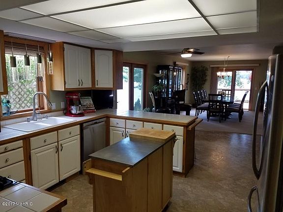 5th image of 1710 Forest Dr