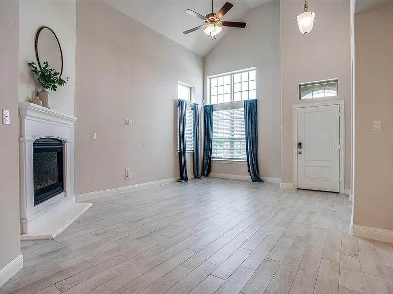 1304 Wildflower Way — Photo 6