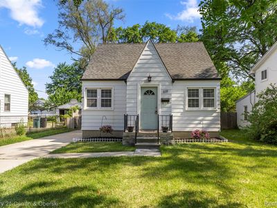 619 E Forteen Mile Rd, Clawson, MI, 48017