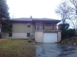 615 Crestview Dr, Ingleside, IL 60041