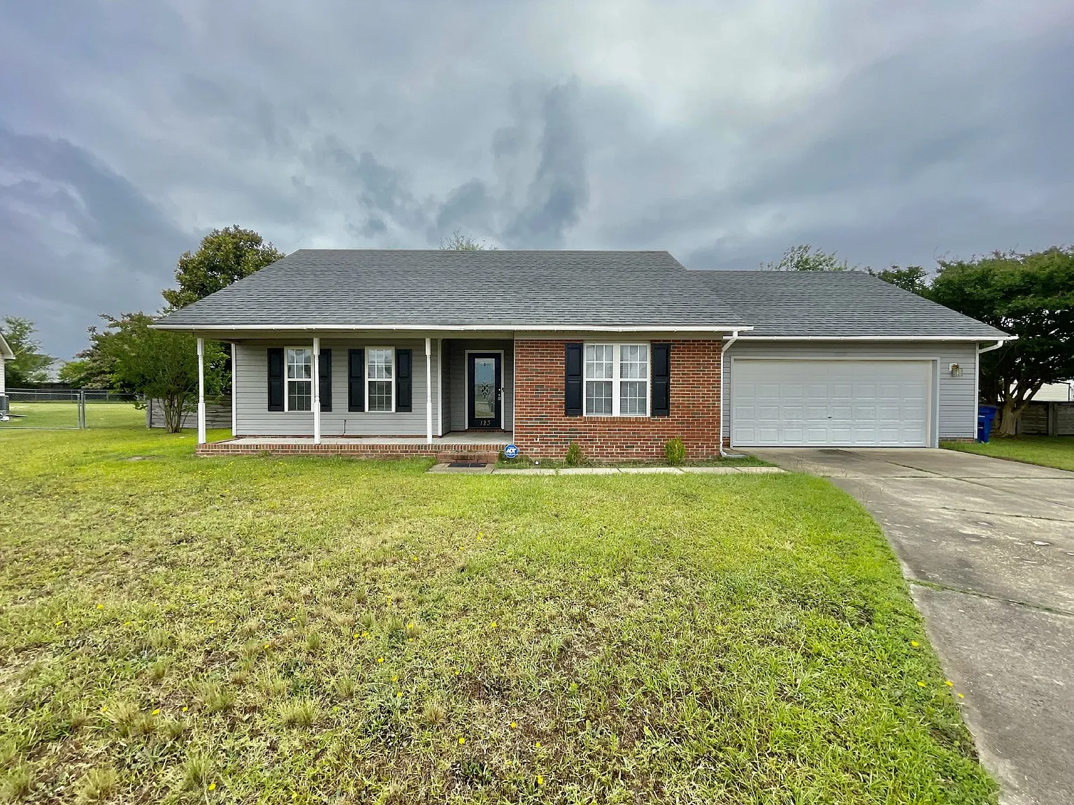 3 bed, 2.0 bath, 1100 sqft, $1,575 — Photo 1