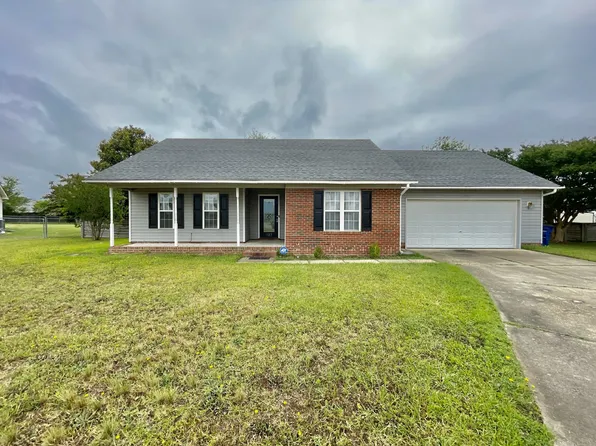 123 Howell Pl, Raeford, NC 28376