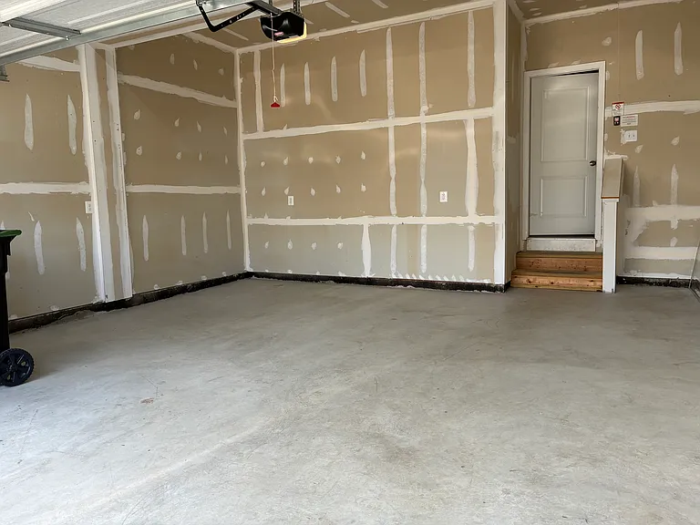 2062 Whithorn Hl — Photo 55