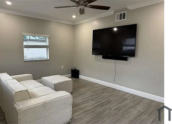 3 bed, 1390 sqft, $2,100 — Photo 4
