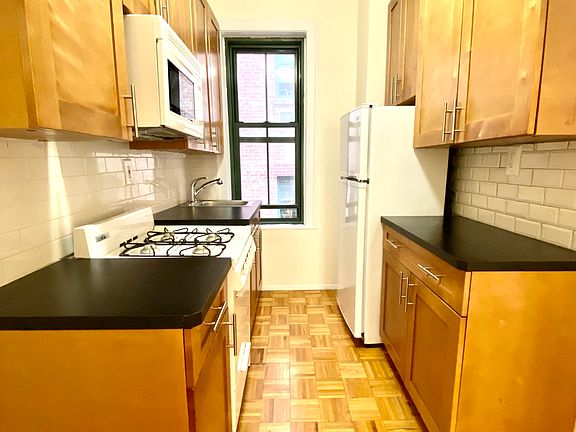 5th image of 542 E 79th St APT 4F