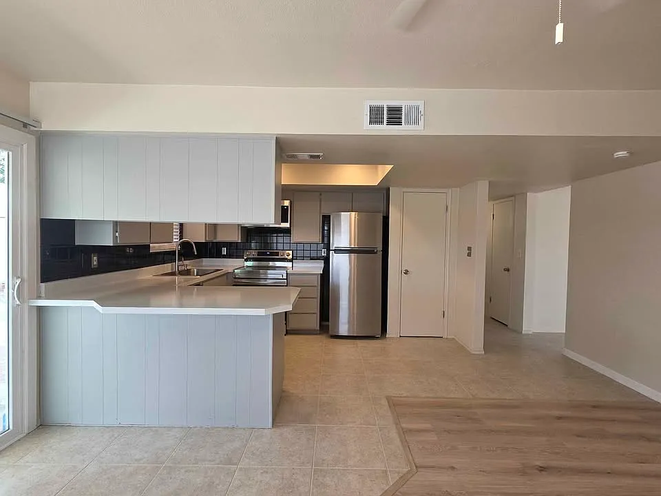 W Sahuaro Dr, Phoenix — Photo 3