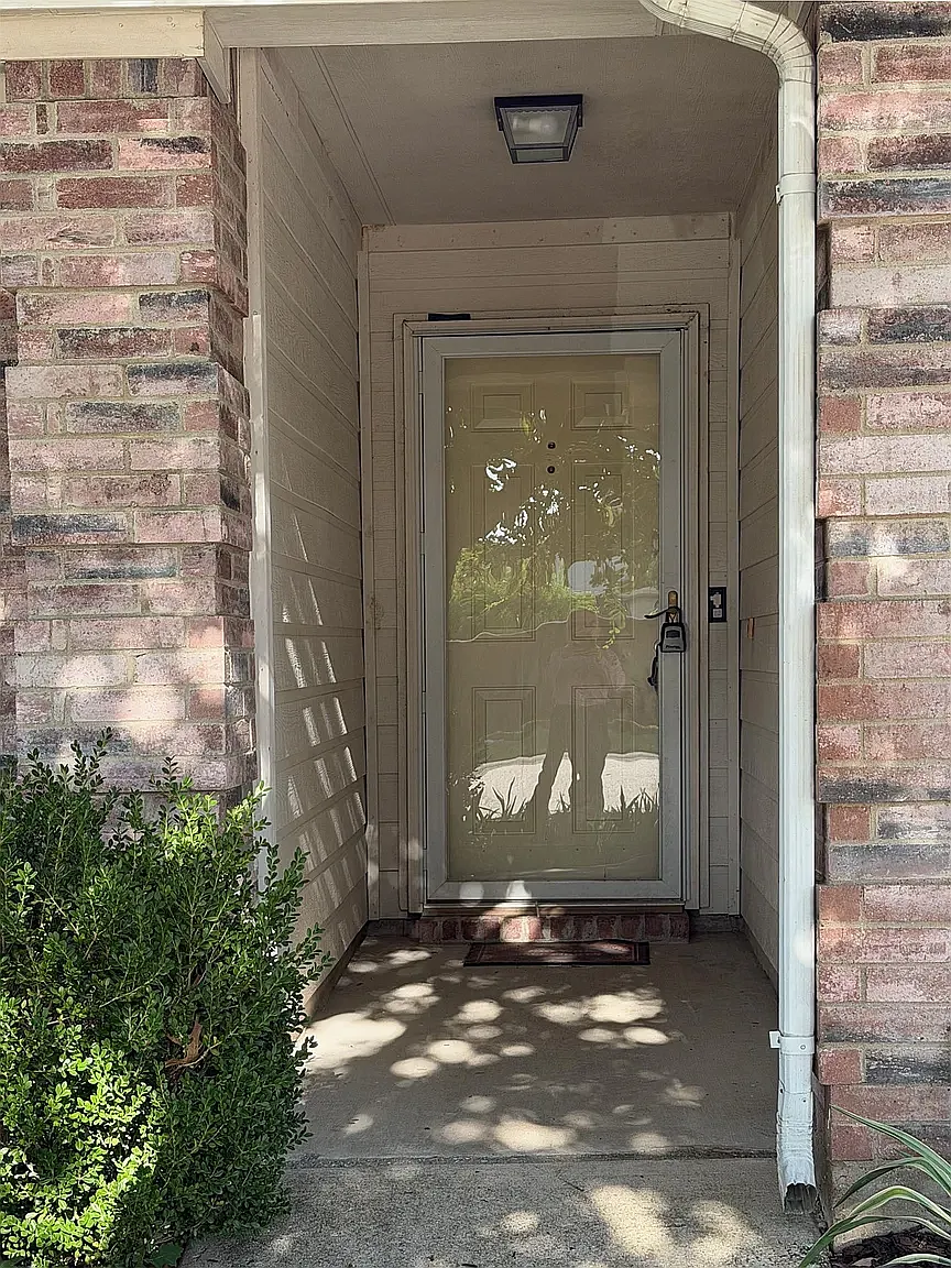 4 bed, 1762 sqft, $1,995 — Photo 2