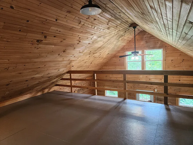 1426 Vertical Mile Rd — Photo 8