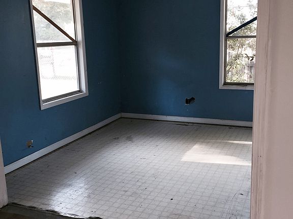 3rd image of 721 N 78th Ave