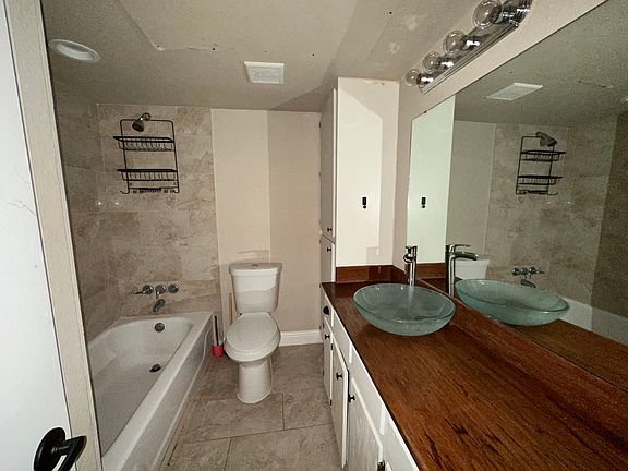 3rd image of 1415 Margie St APT 2