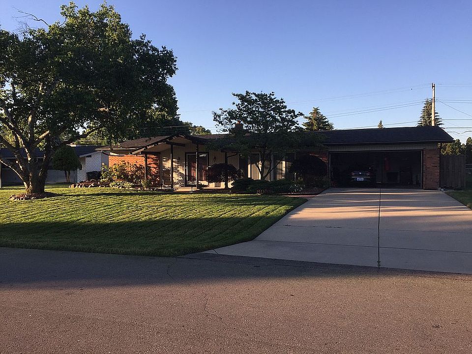 1st image of 8386 Hedgeway Dr