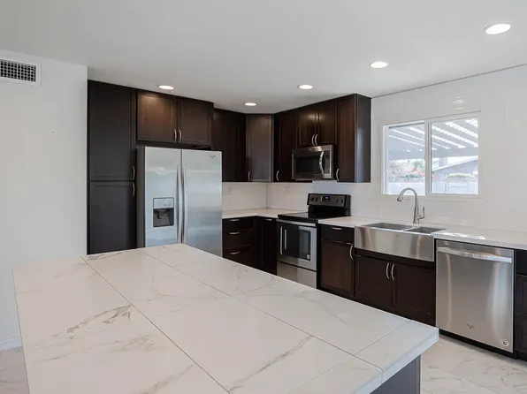 111 E Pebble Beach Dr, Tempe, AZ 85282