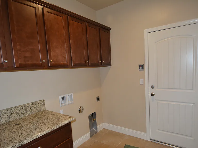9312 Pilgrim Heights Dr — Photo 17