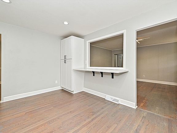 5th image of 3430 Rea Rd