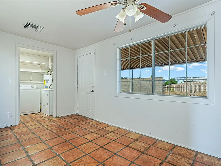 2736 S Calle Yucatan — Photo 11