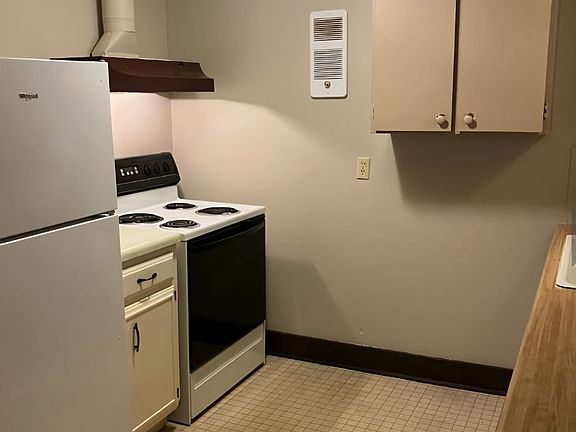 2nd image of 144 E Kentucky St #2