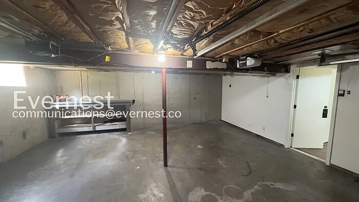 1821 S Speas Dr — Photo 15