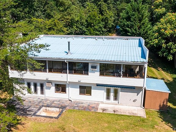 4th image of 580 Bay Pointe Dr