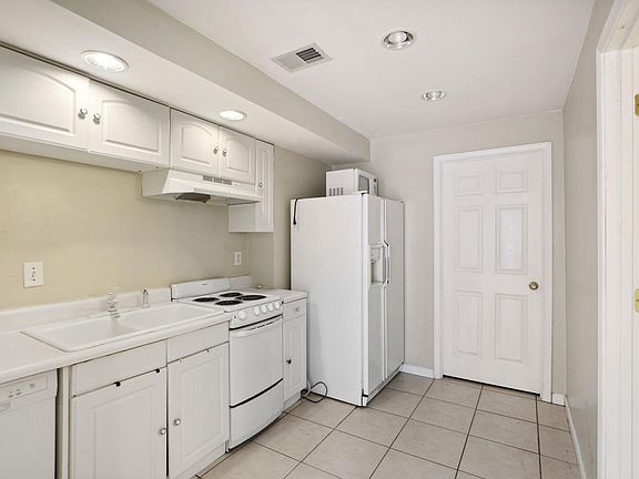 2nd image of 110 Weedon Ct