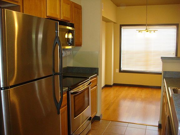5th image of 815 Harvard Dr