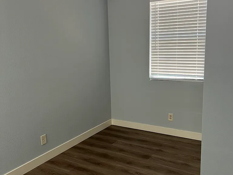 1731 1/2 W Florence Ave #1/2 — Photo 11