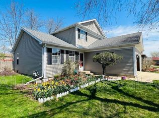 1232 Old Timber Ln, Hoffman Estates, IL 60192