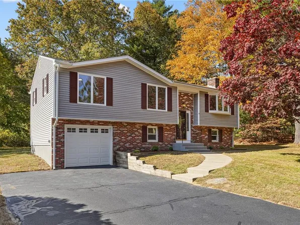 6 Glenview Ct, Coventry, RI 02816