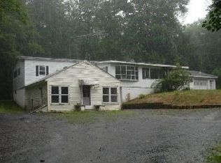 201 Silver Lake Rd, Dingmans Ferry, PA 18328