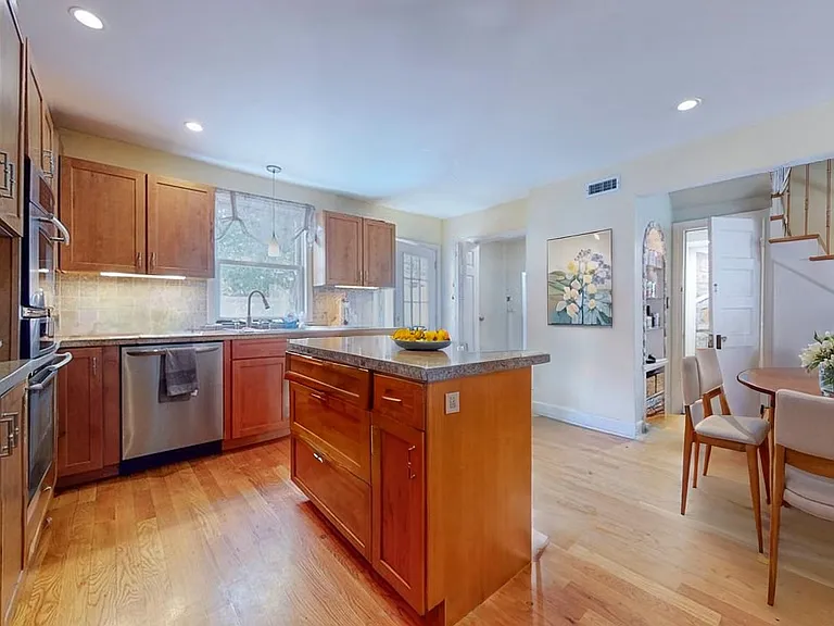 2 Ward Ct — Photo 3