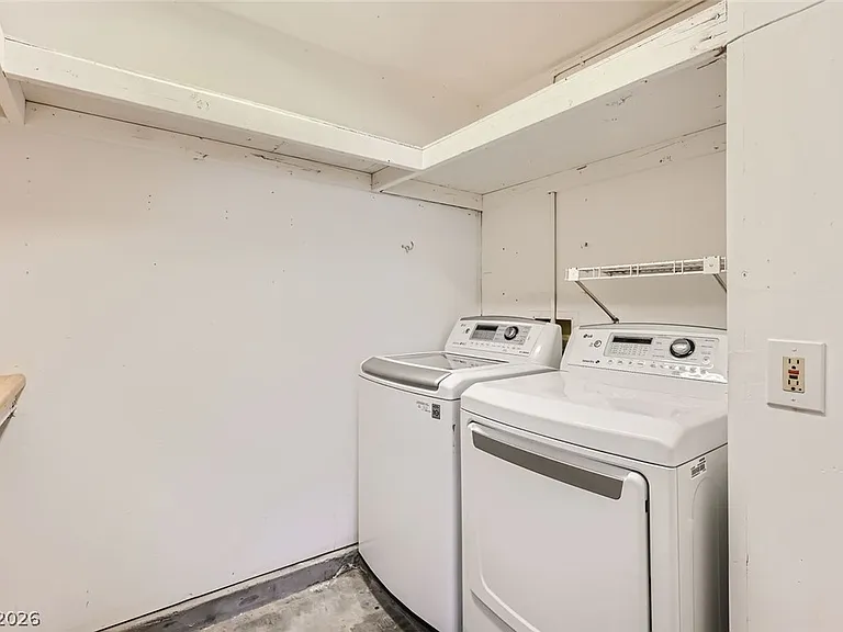 2422 La Luna Dr — Photo 10