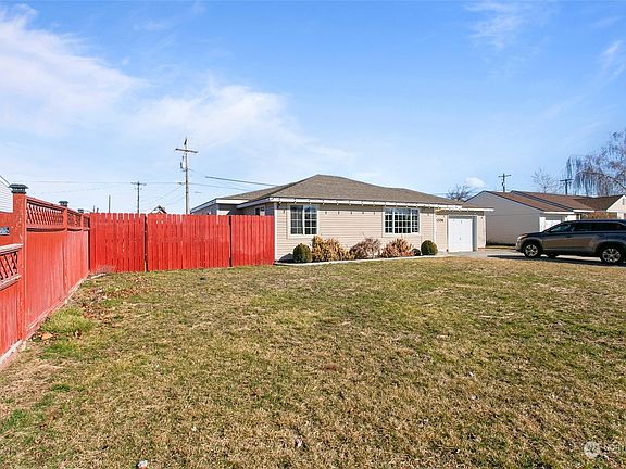 2nd image of 1306 Arnold Drive