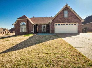 2406 Meadow Ridge Dr, Cordova, TN 38016