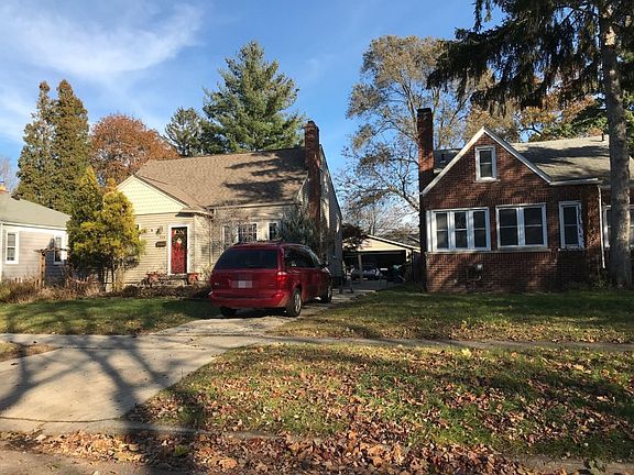 3rd image of 715 S Altadena Ave