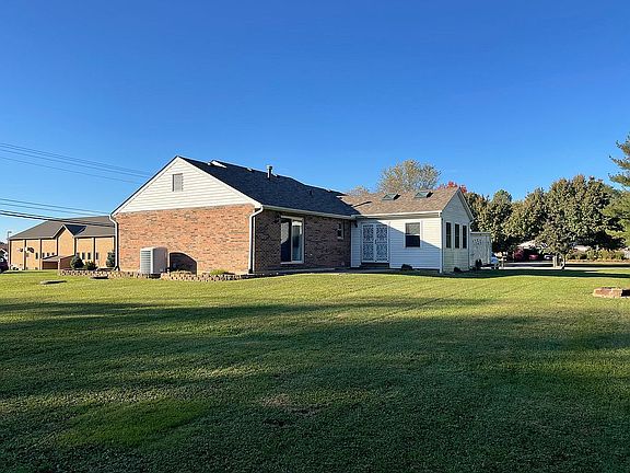 2nd image of 2253 Laura Dr