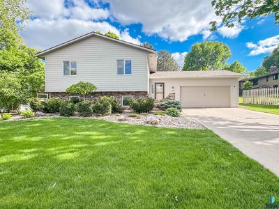 2405 E 51st St, Sioux Falls, SD, 57103