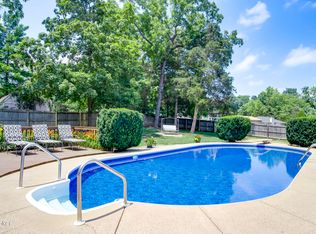 1002 Benton Ridge Dr, Louisville, KY 40245