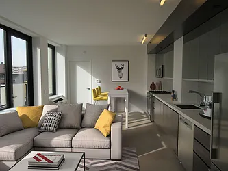 Rented by The Marketing Directors (Arias)