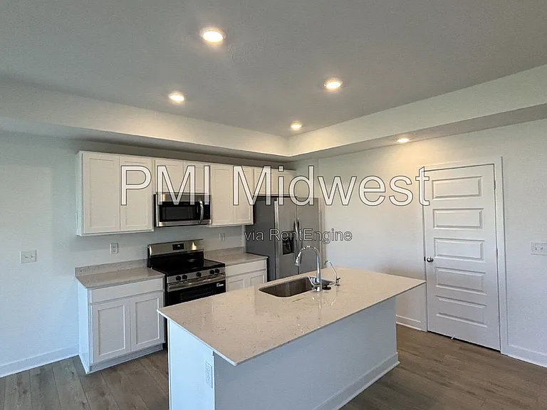 8816 Georgina St — Photo 5