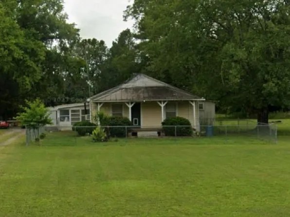 2150 Spring Valley Rd, Tuscumbia, AL 35674