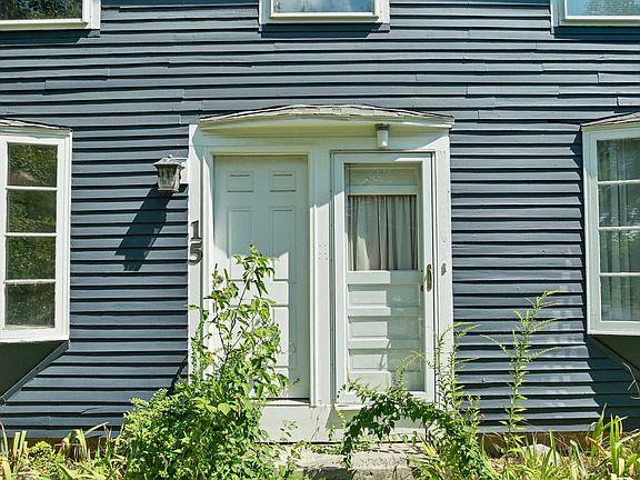 4th image of 15 Leavitt Road