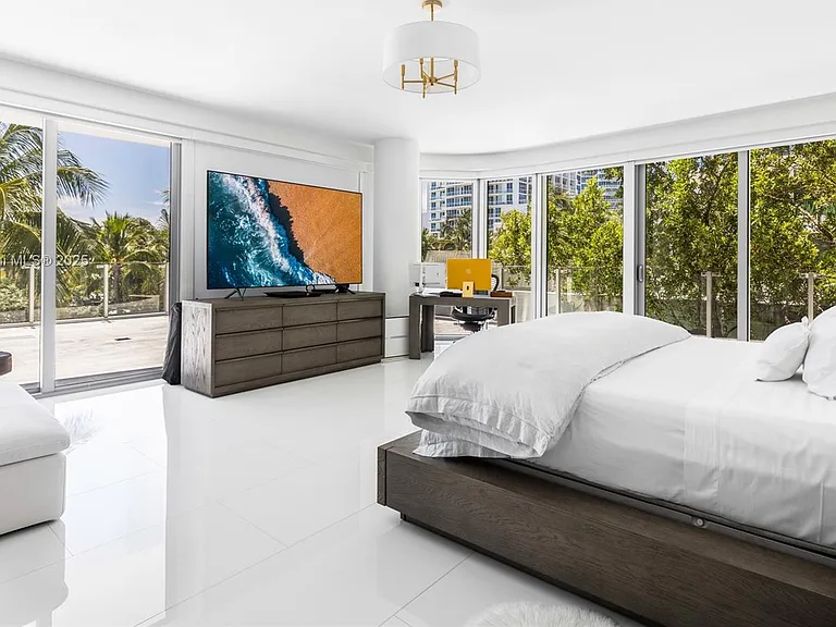 1 Collins Ave #207 — Photo 19