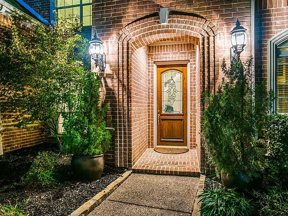 4th image of 1400 Montgomery Ct