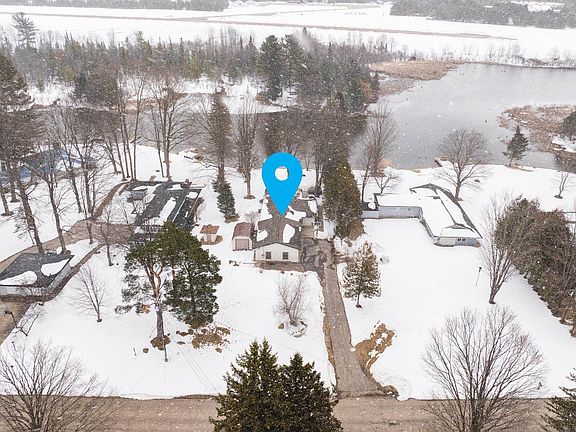 3rd image of 602 Green Acres St