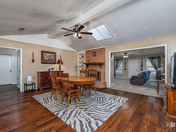 2nd image of 3841 Inglewood Dr