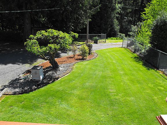 2nd image of 127 N Crescent Dr
