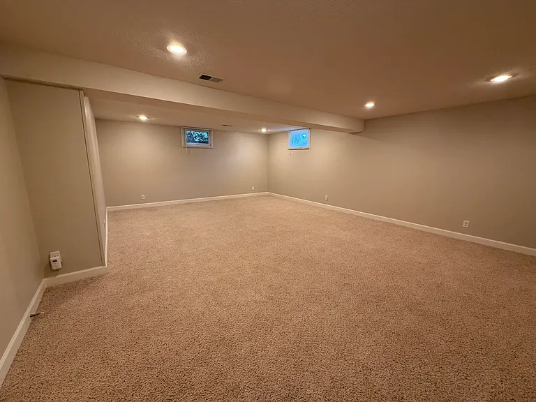 1216 Robin Dr — Photo 25