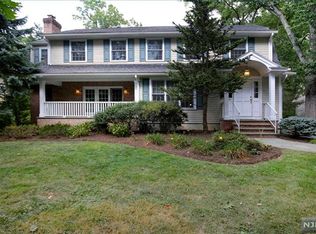 62 Heights Rd, Allendale, NJ 07401