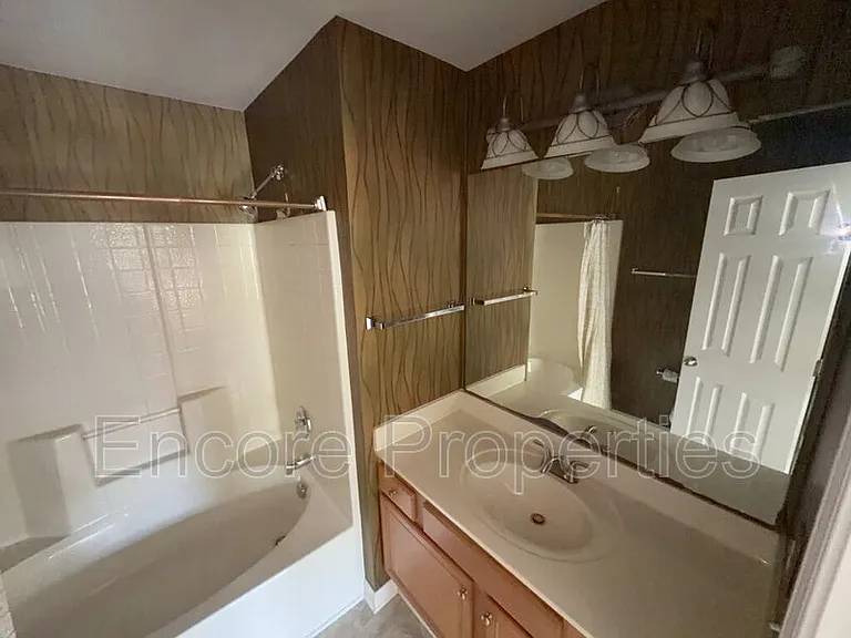 8494 Central Dr — Photo 7