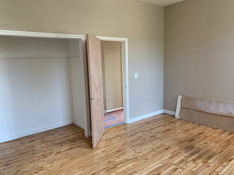 1st image of 4227 N Lincoln Ave #2