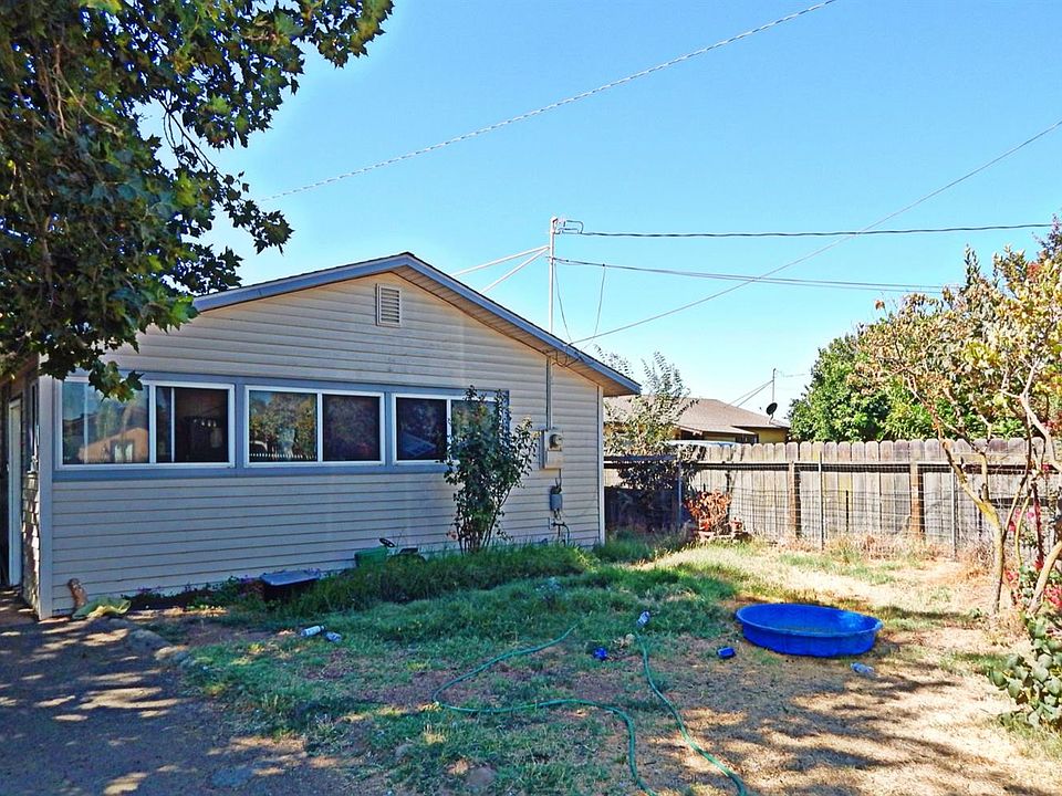 1st image of 2700 Parkdale Dr